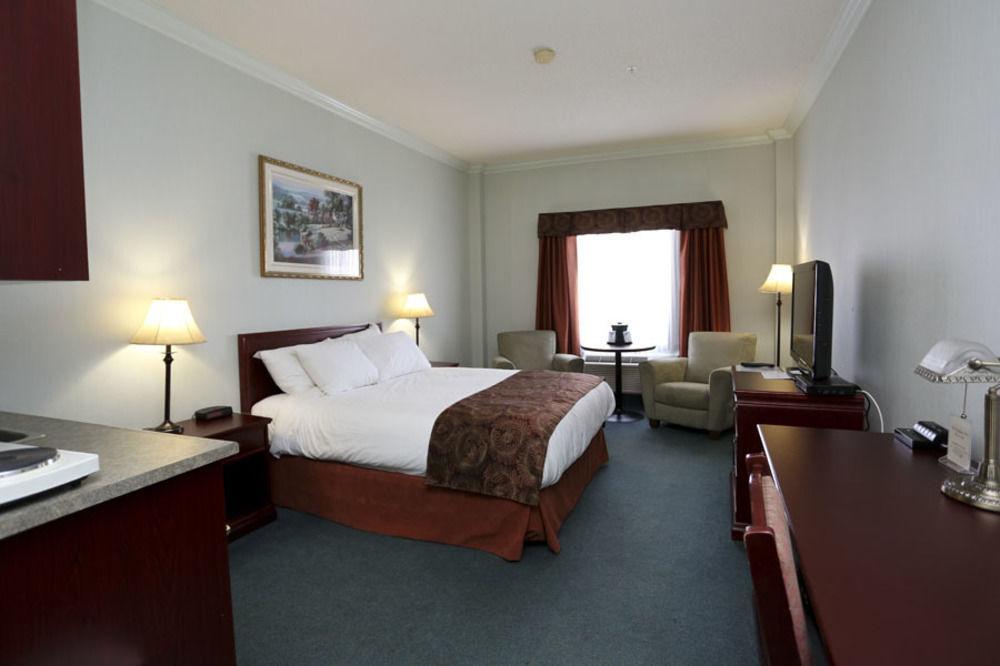 The Bridgeport Inn Fort Mcmurray Esterno foto