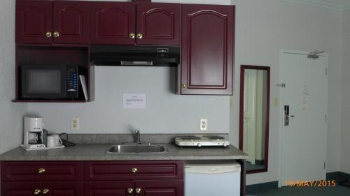 The Bridgeport Inn Fort Mcmurray Esterno foto