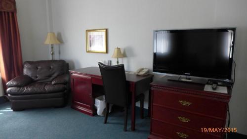 The Bridgeport Inn Fort Mcmurray Esterno foto